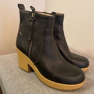 Dr. Scholl's Women's Original Collection Win Over Booties